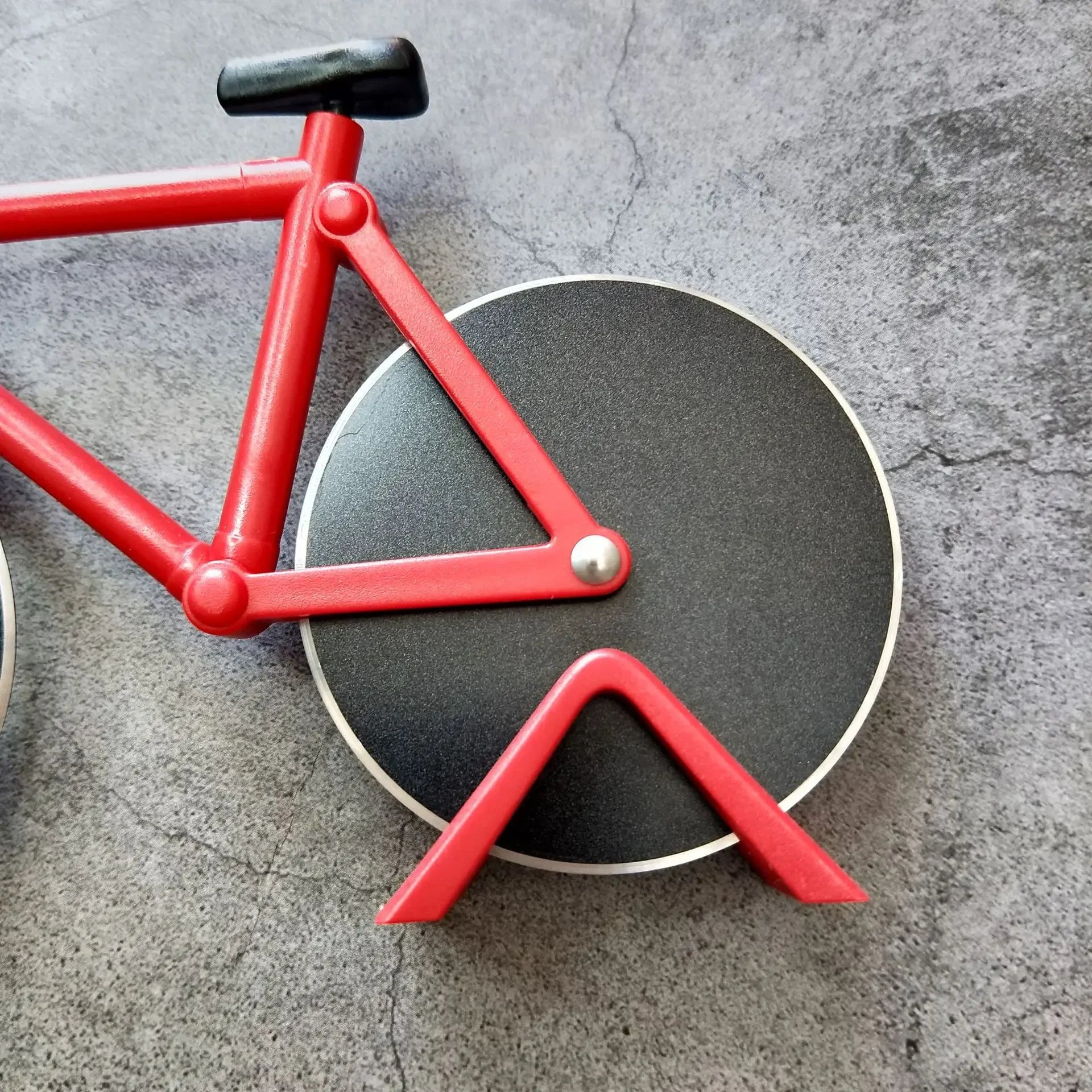 Stainless Steel Bicycle-Shaped Pizza Cutter – Wheel Slicer & Fun Kitchen Tool
